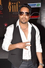 Mika Singh from Shorshe Online